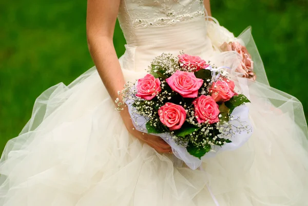 Bride throw bouquet — Stock Photo, Image