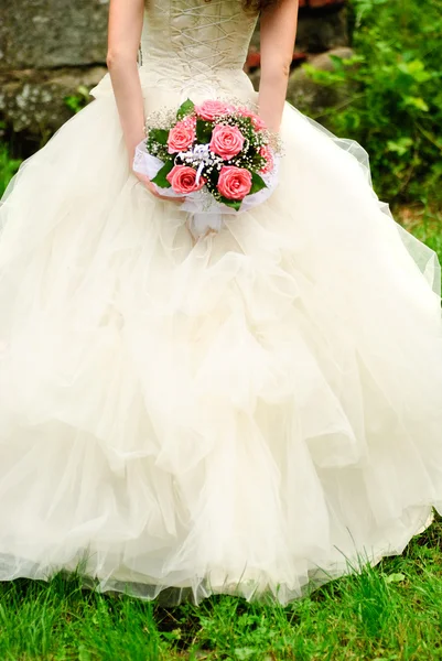 Bride throw bouquet — Stock Photo, Image
