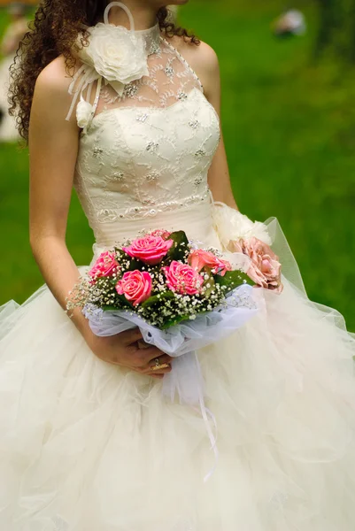 Sposa lancio bouquet — Foto Stock