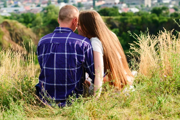 Cpuple på naturen — Stockfoto