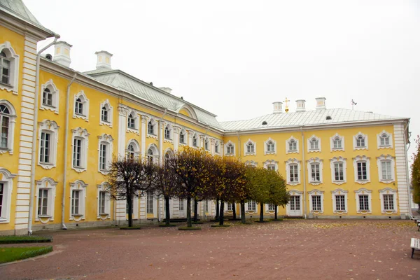 Sankt petersburg. Peterhof — Stockfoto