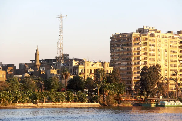 从河尼罗河大桥的日落开罗 — 图库照片