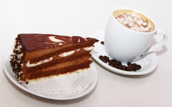 커피와 초콜릿 케이크 — 스톡 사진