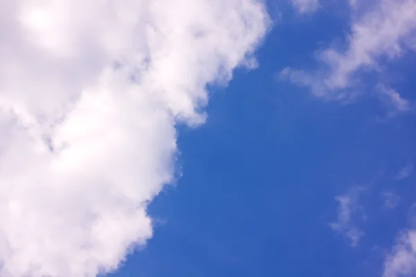 Фон неба і хмар — стокове фото