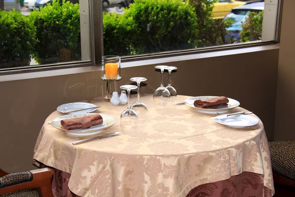 Restaurante arreglo de mesa — Foto de Stock