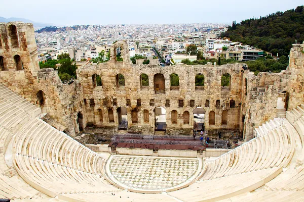 Das antike Theater des herodes atticus ist ein kleines Gebäude der antiken — Stockfoto