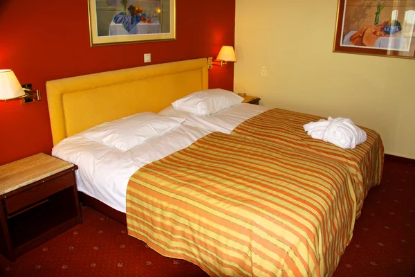 典型的なホテルの部屋 - デラックス — ストック写真