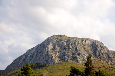 acrocorinth Dağı'nda Mora Yarımadası, Yunanistan takviye edilmiş.