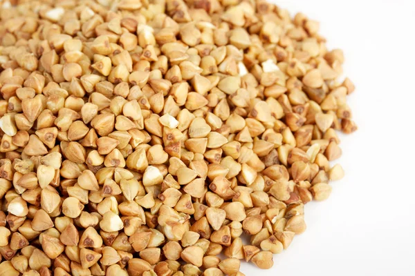 Semi di grano saraceno primo piano isolato su bianco — Foto Stock