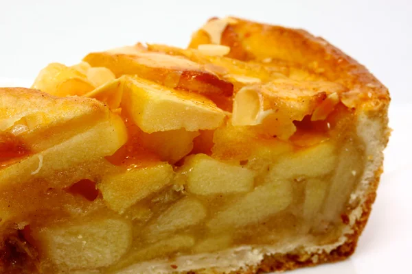 Delicioso caseiro assado torta de maçã isolado no fundo branco — Fotografia de Stock