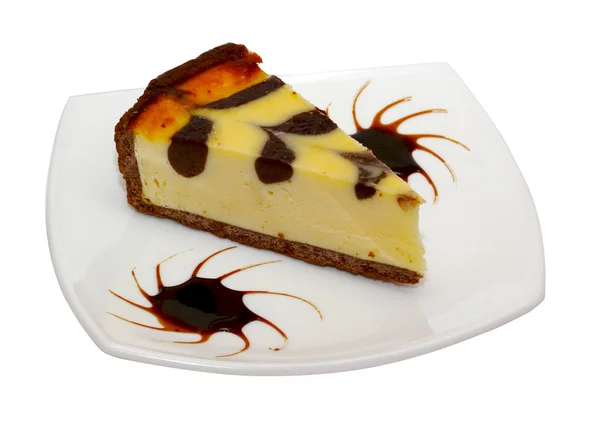Fetta di cheesecake gourmet sullo sfondo bianco — Foto Stock