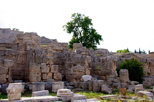 Site de fouilles archéologiques au temple Apollo, Corinthe, Grèce . — Photo