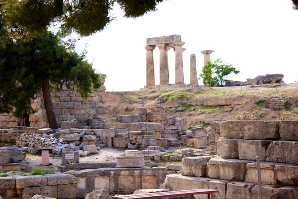 Archeologických vykopávek na apollo temple, corinth, Řecko. — Stock fotografie