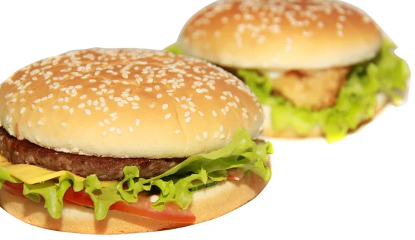 Beyaz arka planda izole edilmiş lezzetli hamburger. — Stok fotoğraf