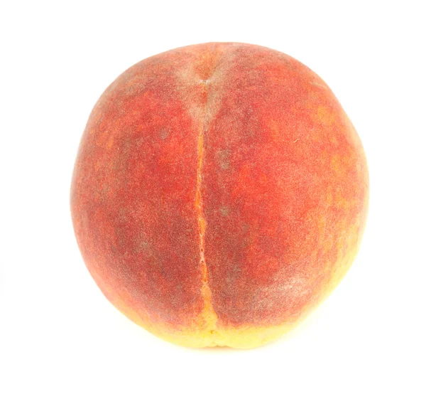 Volledige perzik geïsoleerd op witte achtergrond — Stockfoto