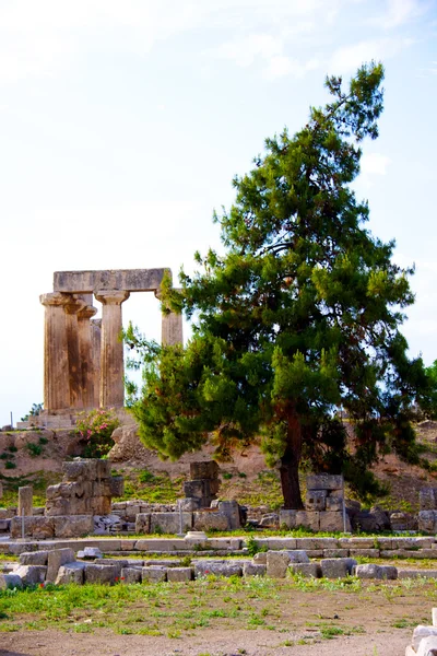 अपोलो मंदिर, करिंथ, ग्रीस येथे पुरातत्व डिग साइट . — स्टॉक फोटो, इमेज