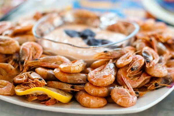 Shrimps with sauce — Stock Photo, Image