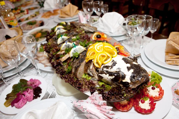 Banquet table,stuffed fish — Stock Photo, Image