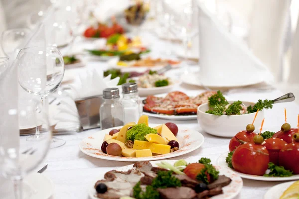 Food at banquet table Royalty Free Stock Photos
