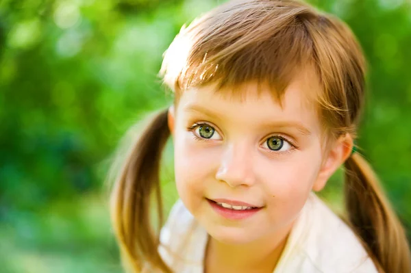 Close-up retrato de uma menina — Fotografia de Stock