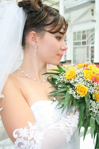 Bride in wedding dress — Stock Photo, Image