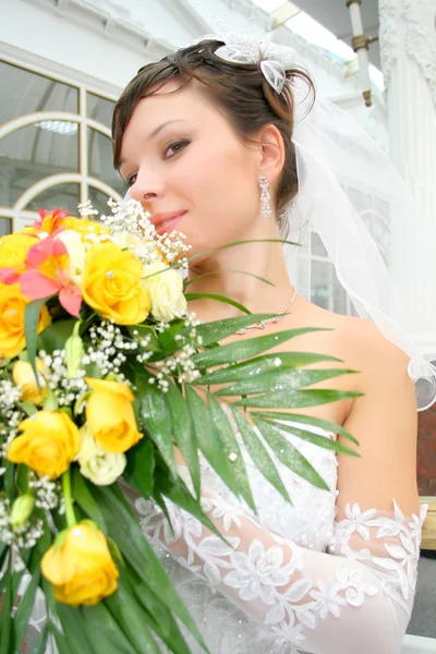 Pengantin dalam gaun pengantin — Stok Foto