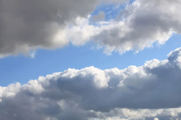 Nuvens cinzentas — Fotografia de Stock