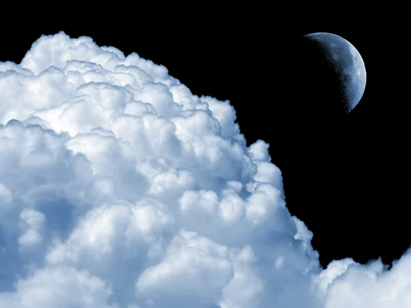 Księżyc i chmura. — Zdjęcie stockowe