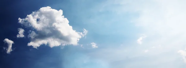 Güzel bulutlu — Stok fotoğraf