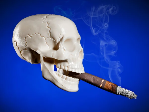 Rökning skalle — Stockfoto