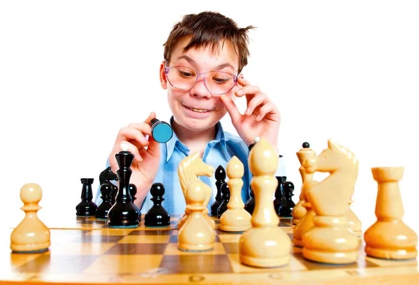 Nerd giocare a scacchi — Foto Stock