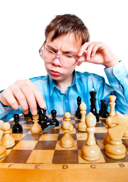 Nerd grać w szachy — Zdjęcie stockowe