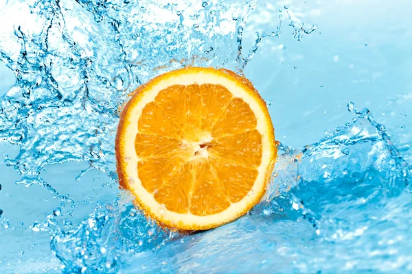 オレンジと水 — ストック写真