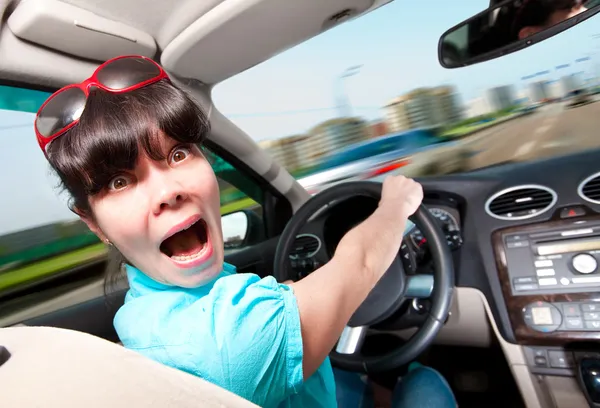 Kvinnor kör bil — Stockfoto