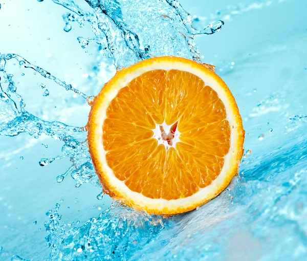 Naranja y agua —  Fotos de Stock