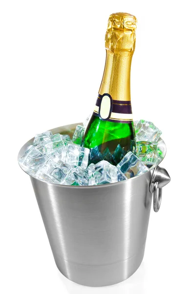 Izolovaná láhev šampaňského v ledu — Stock fotografie