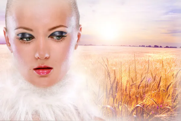 肖像画準備黄金背景小麦に対する美しい少女 — ストック写真