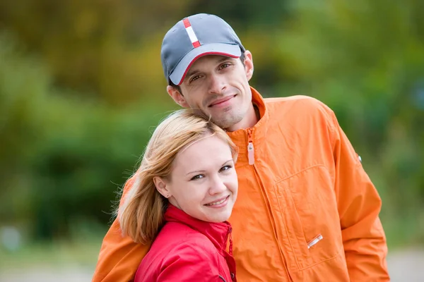 Young Happy Smiling Attractive Couple Together Outdoors — Stock Photo, Image