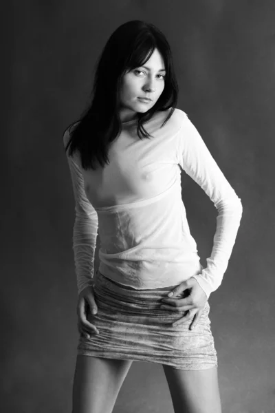 Preto & branco retrato bonito, sexy, triste expressão jovem bru — Fotografia de Stock