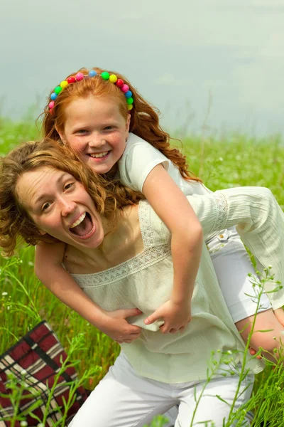 Mutter Und Tochter Mit Spaß — Stockfoto