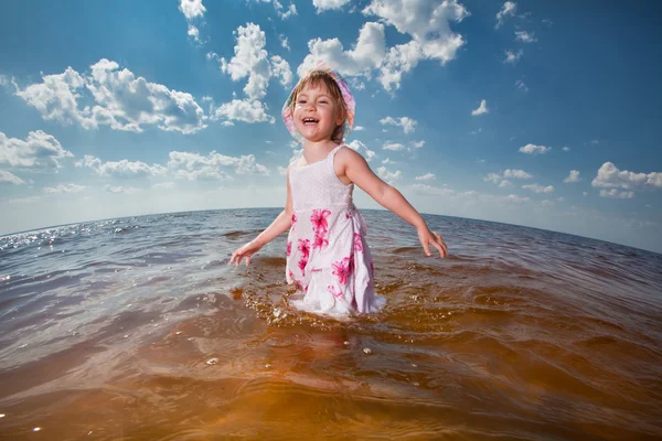 Cute Girls Play Waves Sea — Stock Photo, Image
