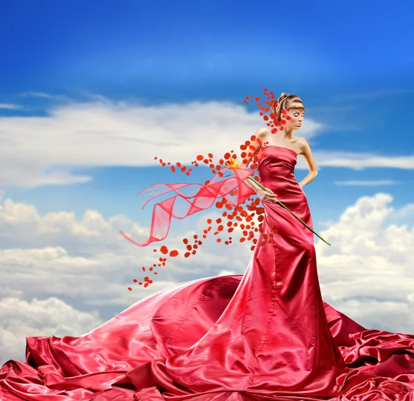 Kırmızı Elbiseli Güzel Kız — Stok fotoğraf