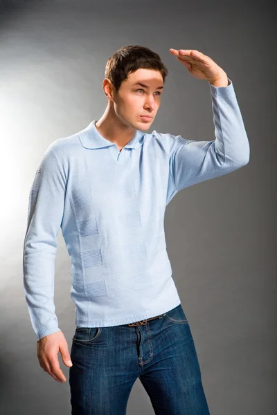 Genç Erkek Kazak Pantolon Giymiş — Stok fotoğraf