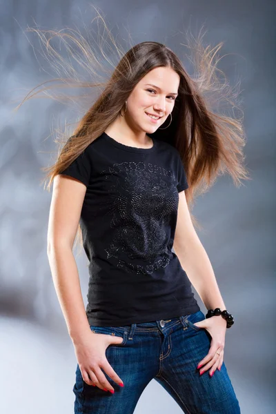 Portrét smějící se dívka — Stock fotografie