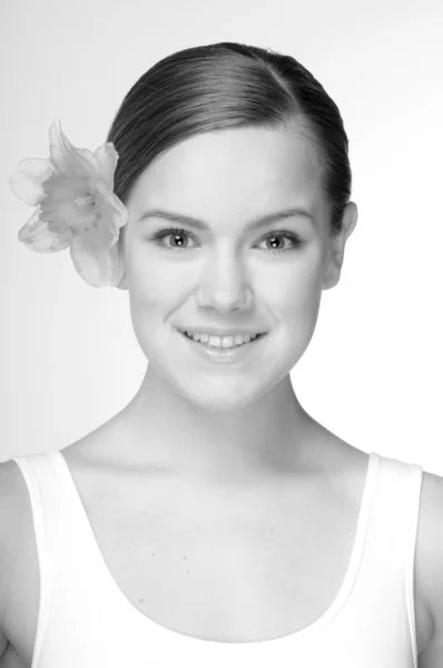 Schwarz Weiß Porträt Schöne Mädchen Mit Blume Augen Fokus — Stockfoto