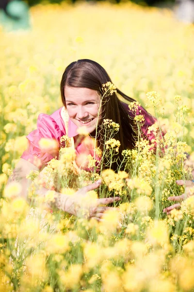 Portre Çiçek Güzel Bir Kız Gözlere Odaklanın — Stok fotoğraf