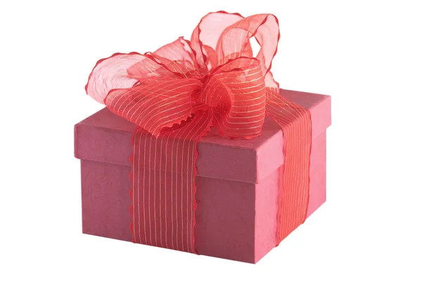 Красная подарочная коробка с луком — стоковое фото