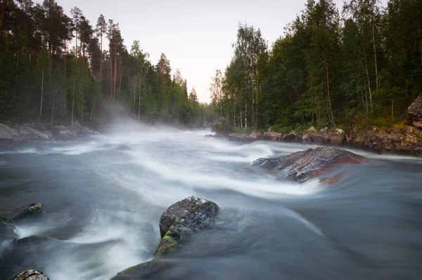 Nehir ve kayalar — Stok fotoğraf