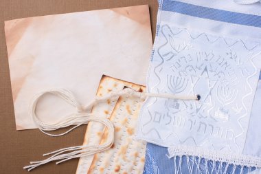 Tallit and matzah clipart