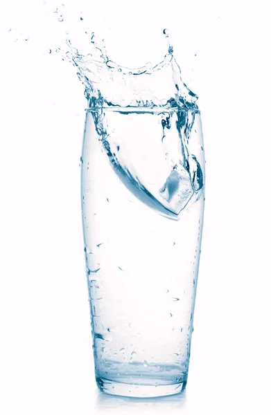 Salpicadura en vaso de agua — Foto de Stock